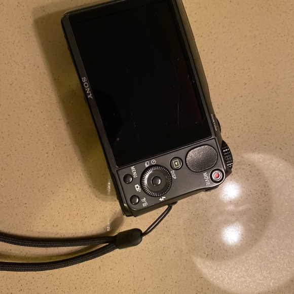 Sony - Picture 2 of 5